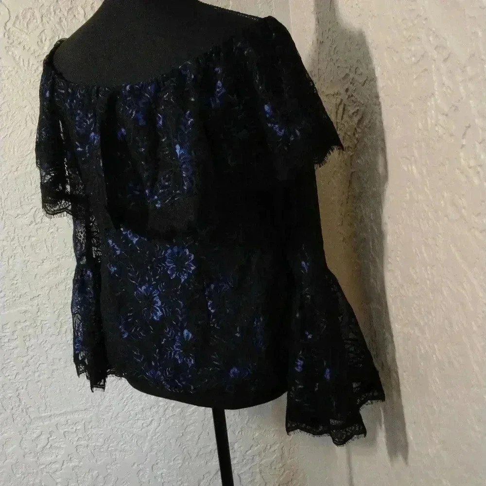 White house black market blue lace off the shoulder bell Sleeve top blouse - Picture 4 of 9